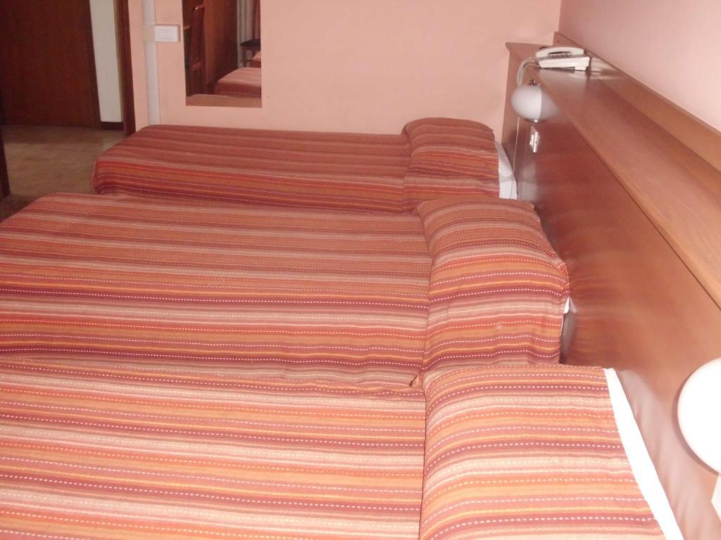 Hotel Lombardia Seveso Eksteriør bilde