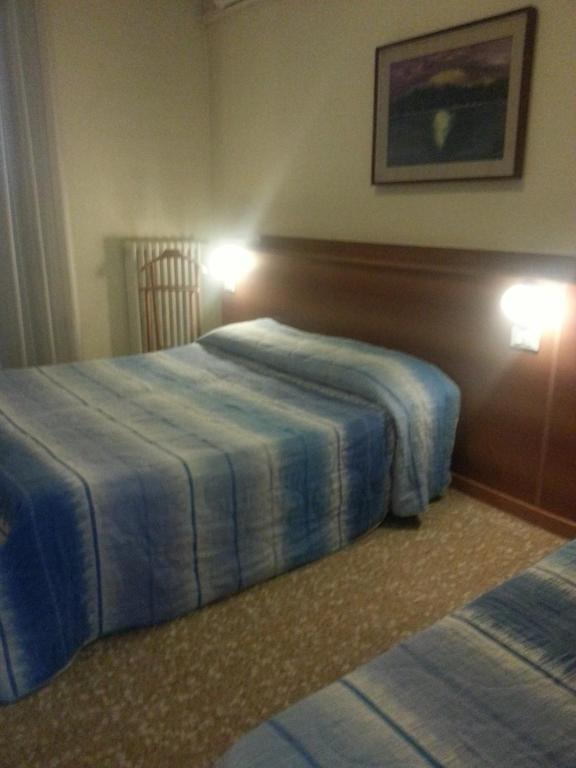Hotel Lombardia Seveso Eksteriør bilde